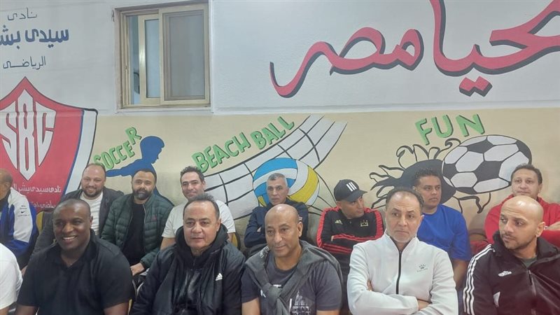 نجوم الكرة في ملعب