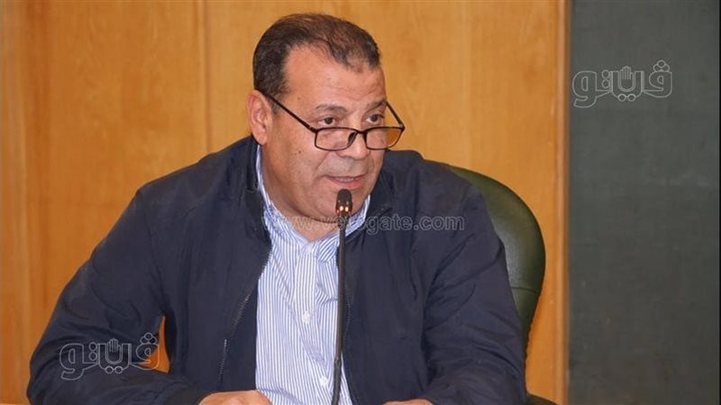 الكاتب الصحفي عصام