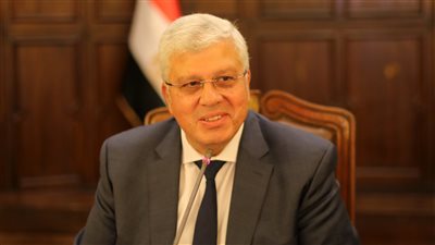 وزير التعليم العالي يوجه برفع درجة الاستعداد بالمستشفيات الجامعية خلال عيد الفطر