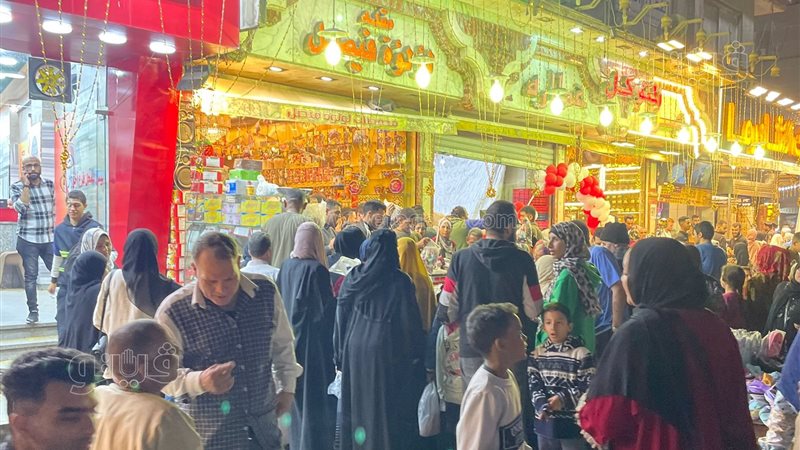 إقبال كثيف على محال