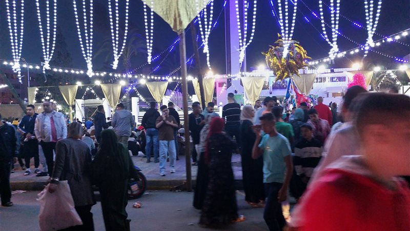 توافد المصلين علي