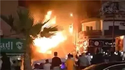 حريق هائل يلتهم محل بدل بالعجمي ويمتد إلى 4 محلات وإخلاء 3 عقارات دون إصابات بشرية (صور)
