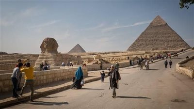 السياحة والآثار: توافد 35 ألف شخص على منطقة أهرامات الجيزة و6 آلاف زائر للقلعة