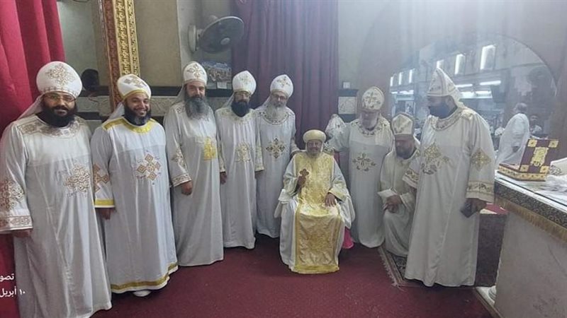 الأنبا مرقس يرسم