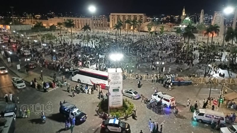 أثناء الاحتفال، فيتو