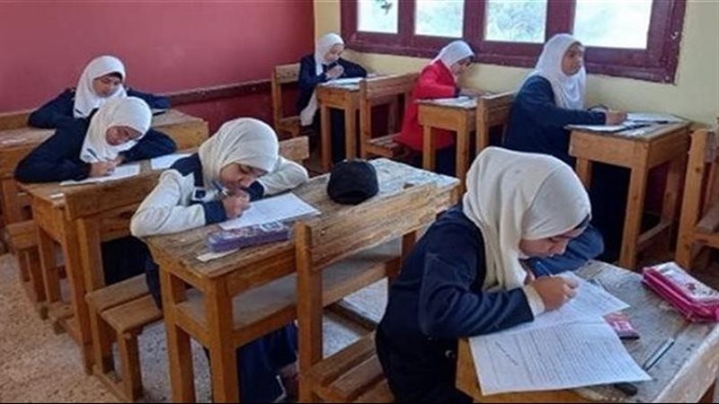 امتحانات آخر العام،