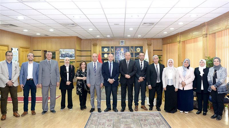 جامعة المنصورة، فيتو