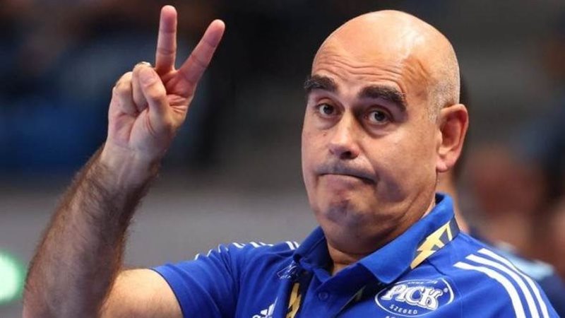 كارلوس باستور، فيتو