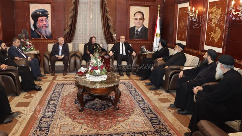 محافظ بني سويف يقدم