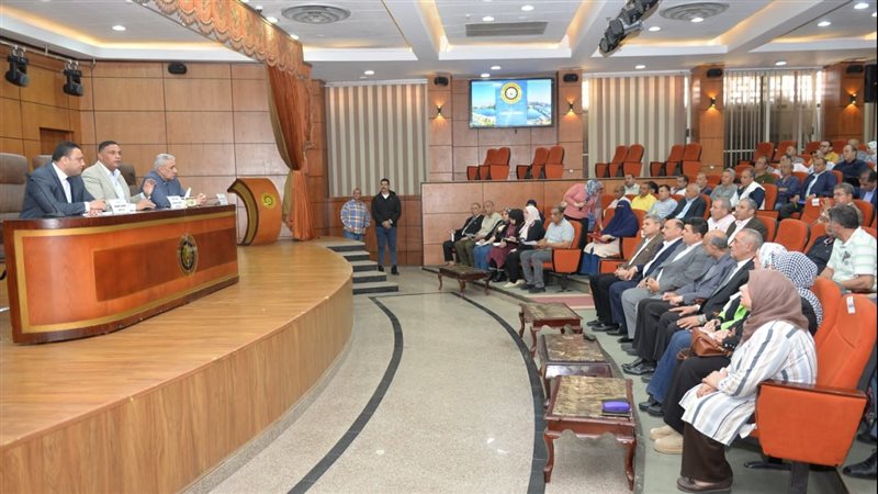 اجتماع محافظ الدقهلية