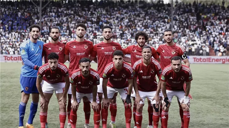 فريق الكرة بالأهلي،