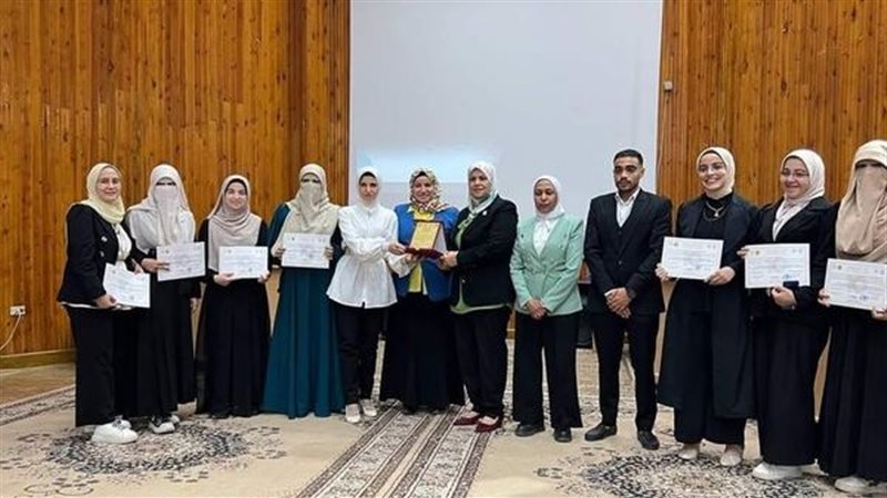  طالبات تمريض الأزهر