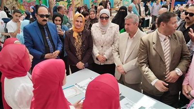 مدير تعليم دمياط يشهد ورش عمل مخرجات الأنشطة الطلابية لمدارس إدارة الروضة التعليمية