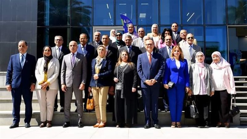جامعة عين شمس، فيتو