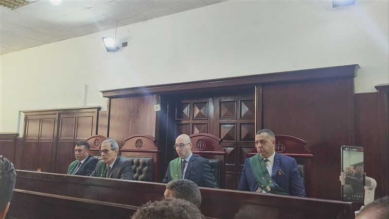 بدء المحاكمة، فيتو