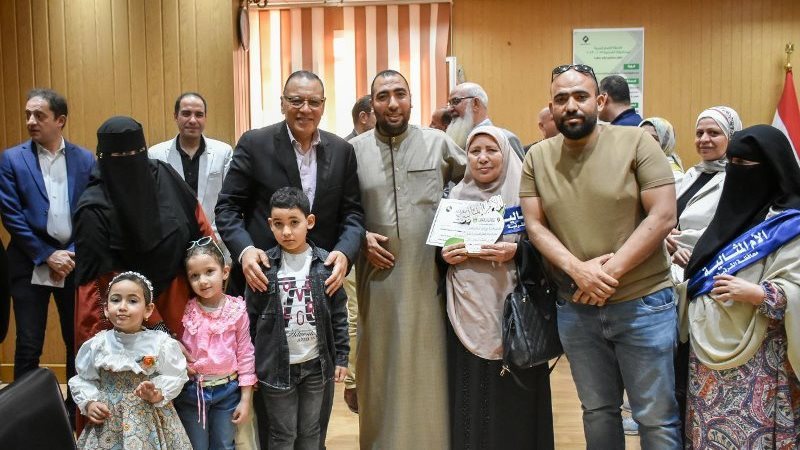 محافظ الشرقية يكرم