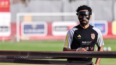 حسين الشحات يظهر في قائمة الأهلي أمام مازيمبي 