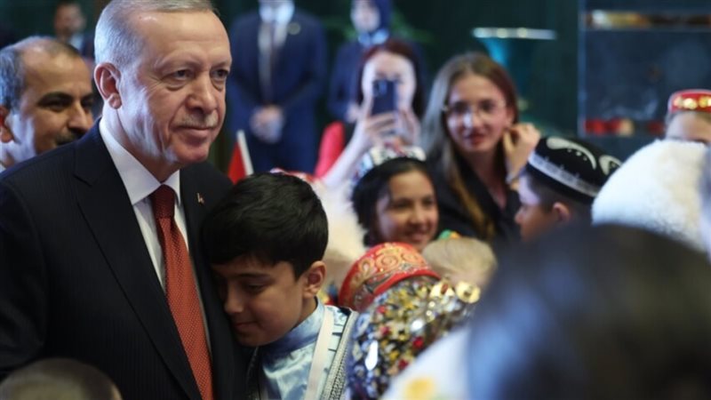 اردوغان برفقة احد