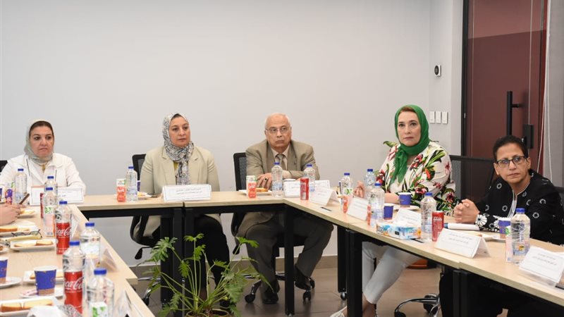جامعة عين شمس، فيتو