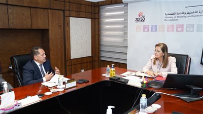 وزيرة التخطيط تناقش أهم إنجازات مدينة طربول الصناعية