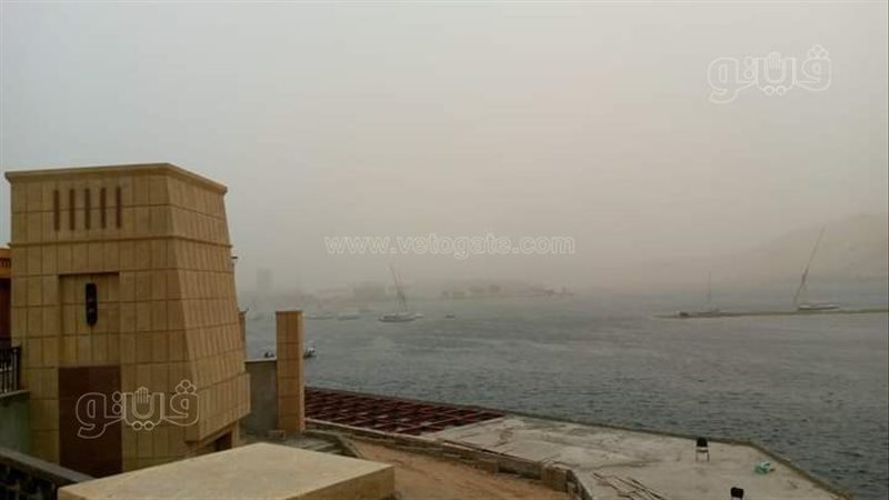 عاصفة ترابية فى اسوان