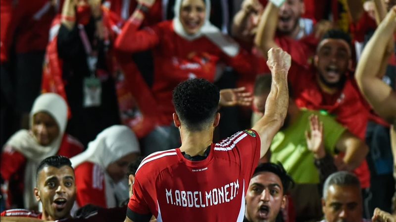 محمد عبد المنعم يحتفل
