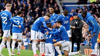 تشكيل إيفرتون ولوتن تاون في الدوري الإنجليزي 