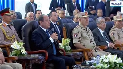  السيسي: يجب استغلال الثروة البشرية في تعزيز قطاعات الاتصالات والتعهيد ونقل البيانات