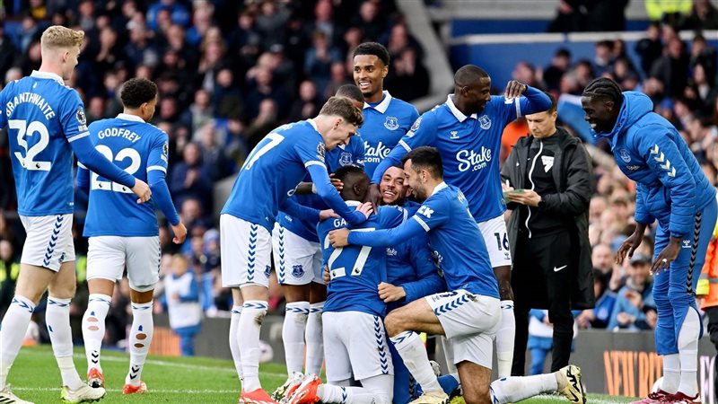 إيفرتون، فيتو 