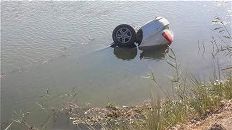 سقوط سيارة بترعة