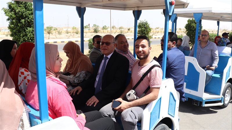 جانب من الزيارة،