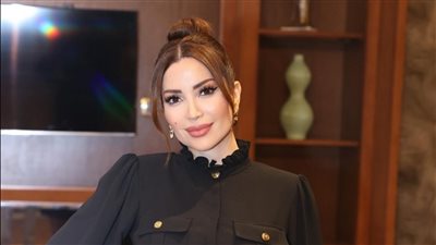 رغم التصالح في دعوى شيكات بدون رصيد، منع نسرين طافش من السفر