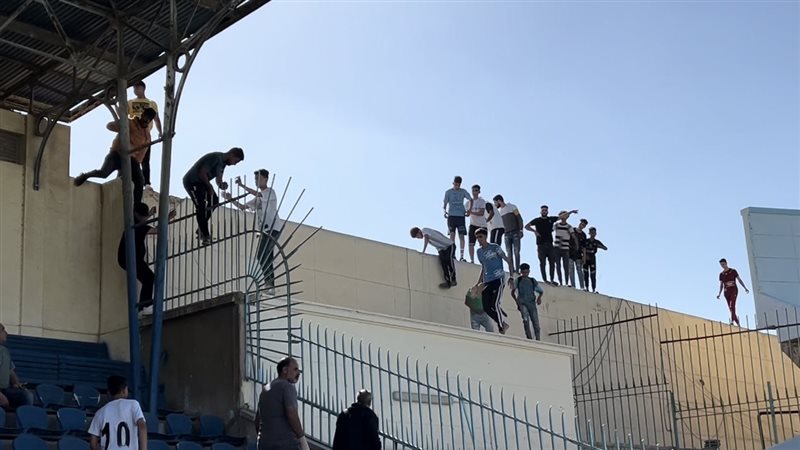 جماهير المحلة تتسلق