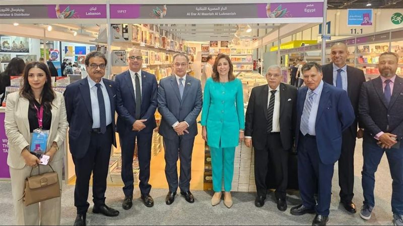 وزيرة الثقافة بمعرض