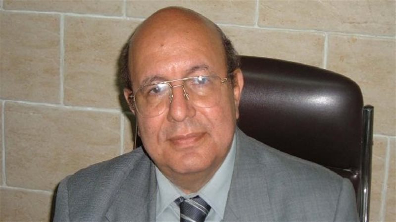 الشاعر أحمد تيمور،فيتو