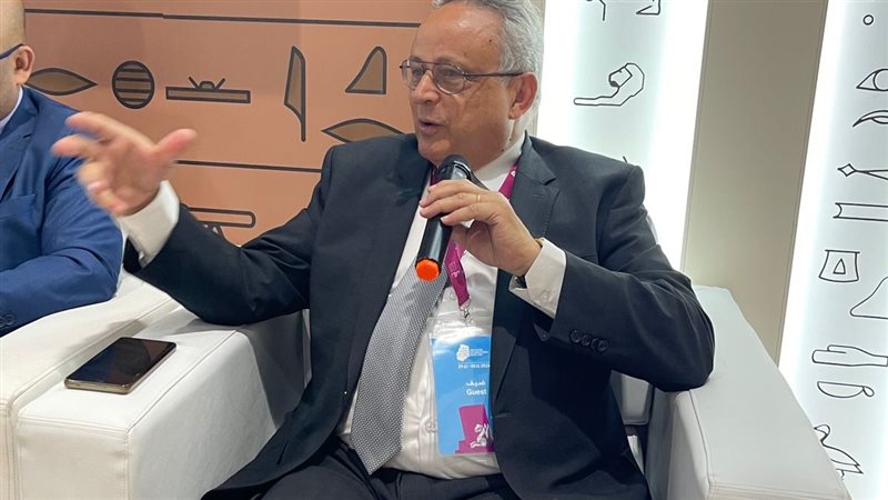 ندوة لرئيس قطاع الاتصالات