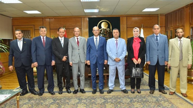 رئيس جامعة أسيوط