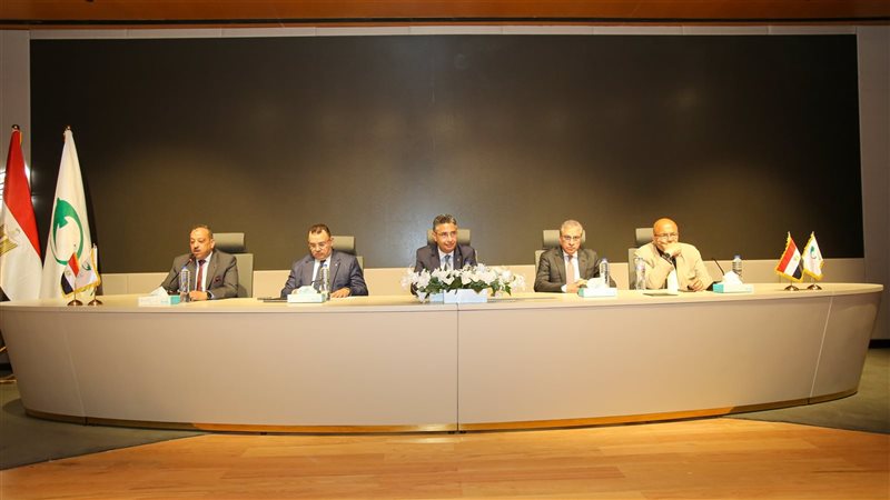 رئيس البريد خلال