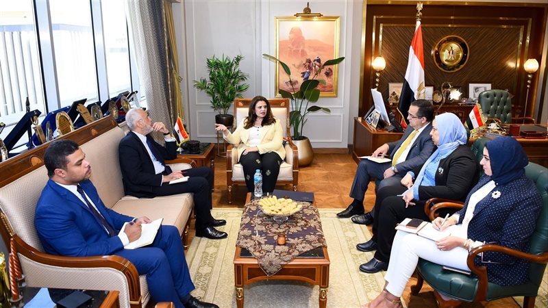 وزيرة الهجرة خلال