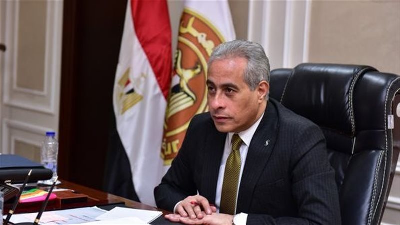 حسن شحاتة وزير العمل،