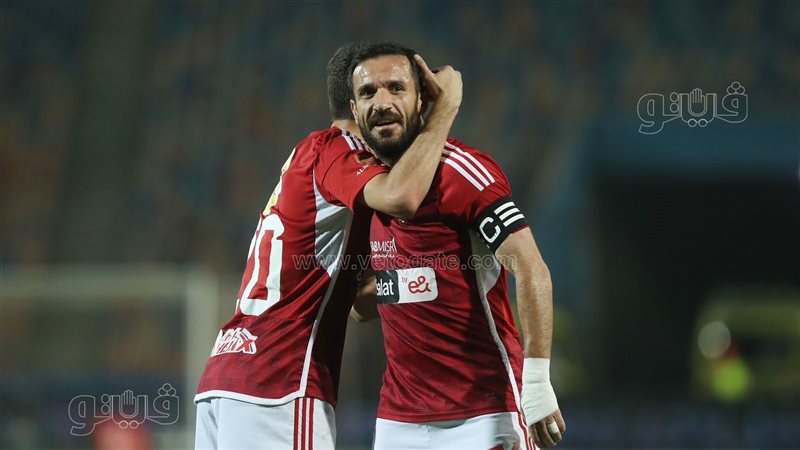 علي معلول لاعب الأهلي،