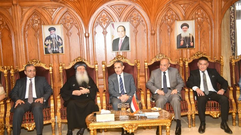 محافظ الغربية يزور