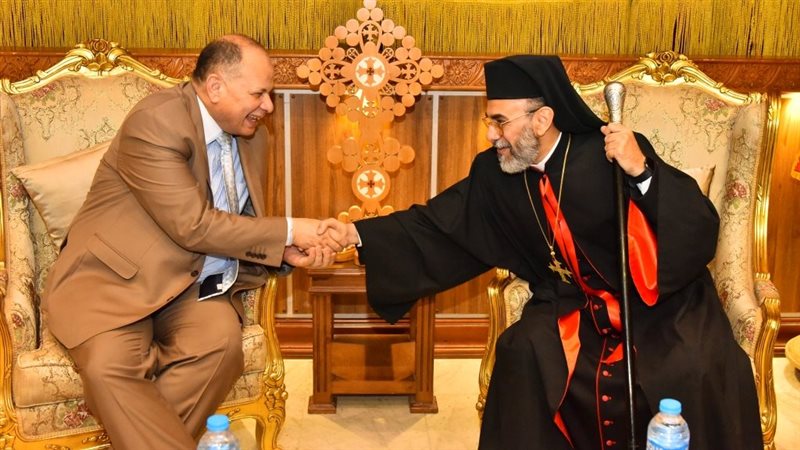 محافظ أسيوط يزور