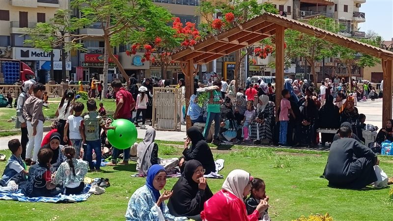 أثناء الاحتفال، فيتو