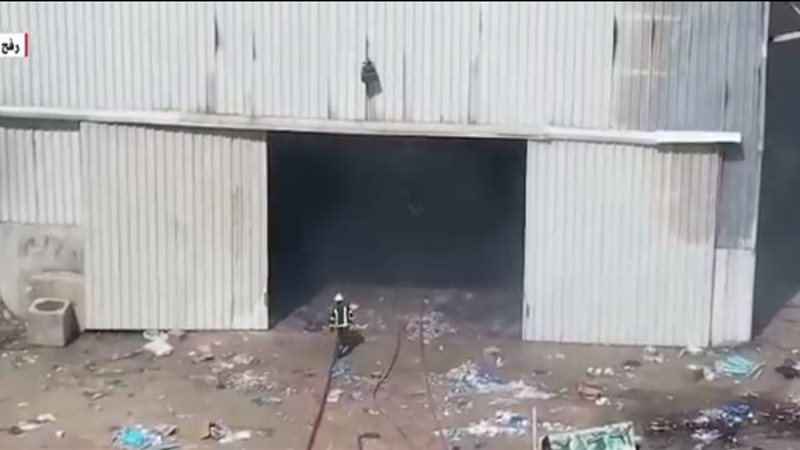 استهداف مخازن المساعدات