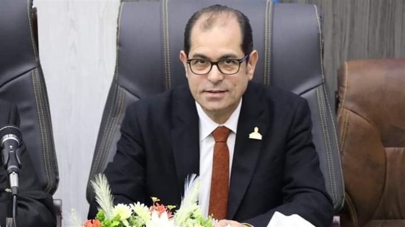 الدكتور يوسف عامر