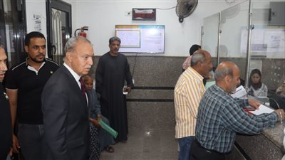 محافظ القليوبية يتابع تلقي طلبات التصالح بالمركز التكنولوجى بالقناطر