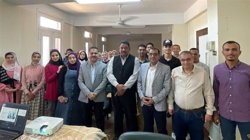 كلية الآداب جامعة