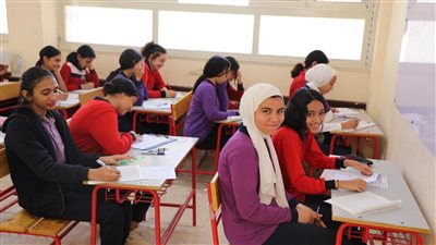 طلاب الصف الأول الإعدادي عن امتحان الهندسة: سهل والأسئلة من المنهج