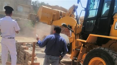 حملة مكبرة لإزالة الإشغالات والمخالفات بالعاشر من رمضان